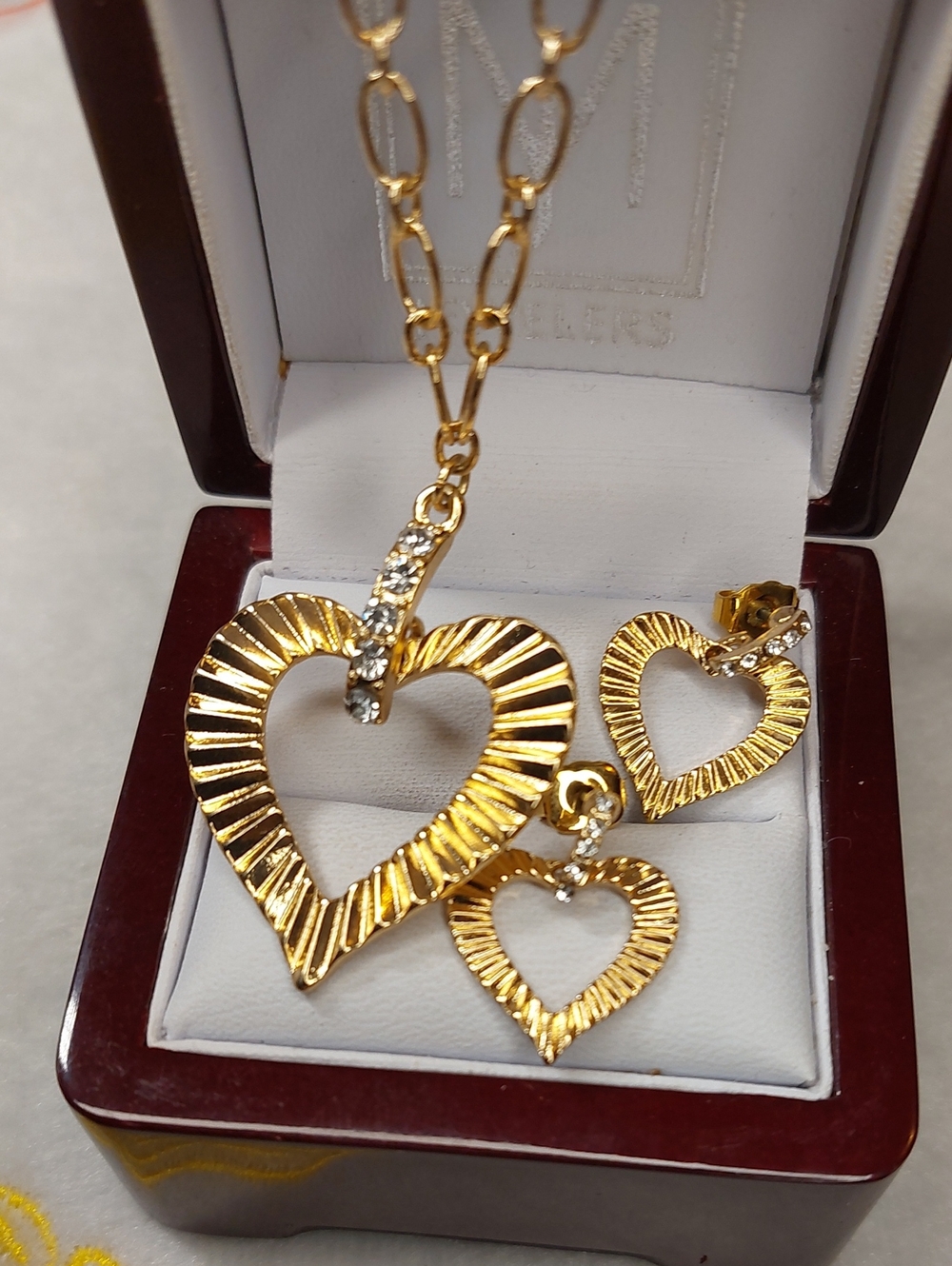 Textured Heart Necklace Earring Set With Clear Stones 18"